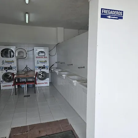 Hostel De *